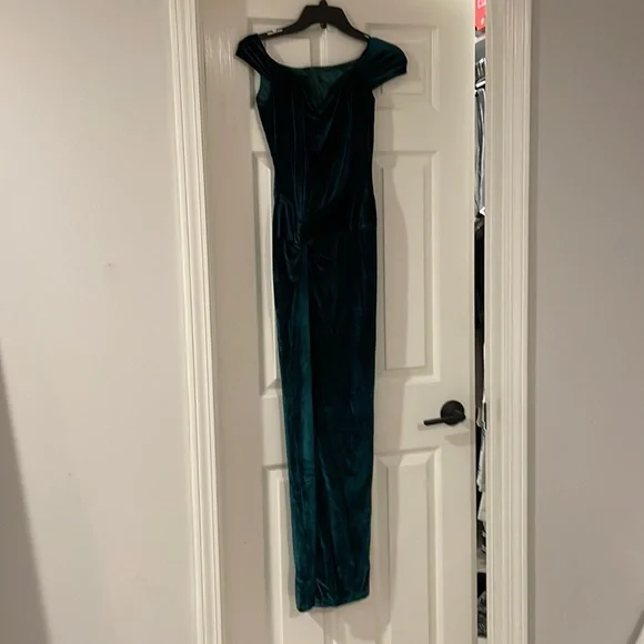 slim fit dress slacks Remember The Night Emerald Green Velvet Dress, Medium - The Mint Julep Boutique main image 0